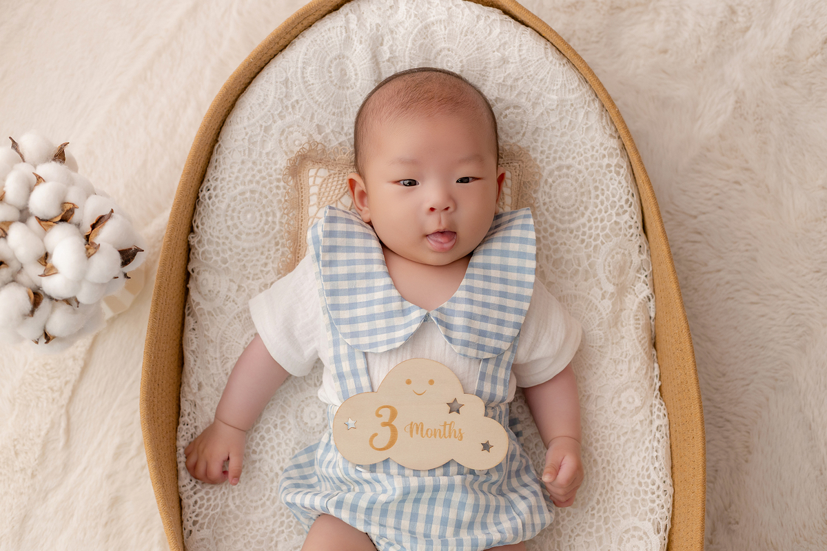 acompanhamento_mensal_fotografia_infantil_fotografia_bebe_ensaio_infantil_crescimento_bebe_primeiro_ano_estudio_fotografico_luz_estudio_maternidade_memorias_familia_criancas_felizes_espontaneidade_momentos_unicos_amor_familia