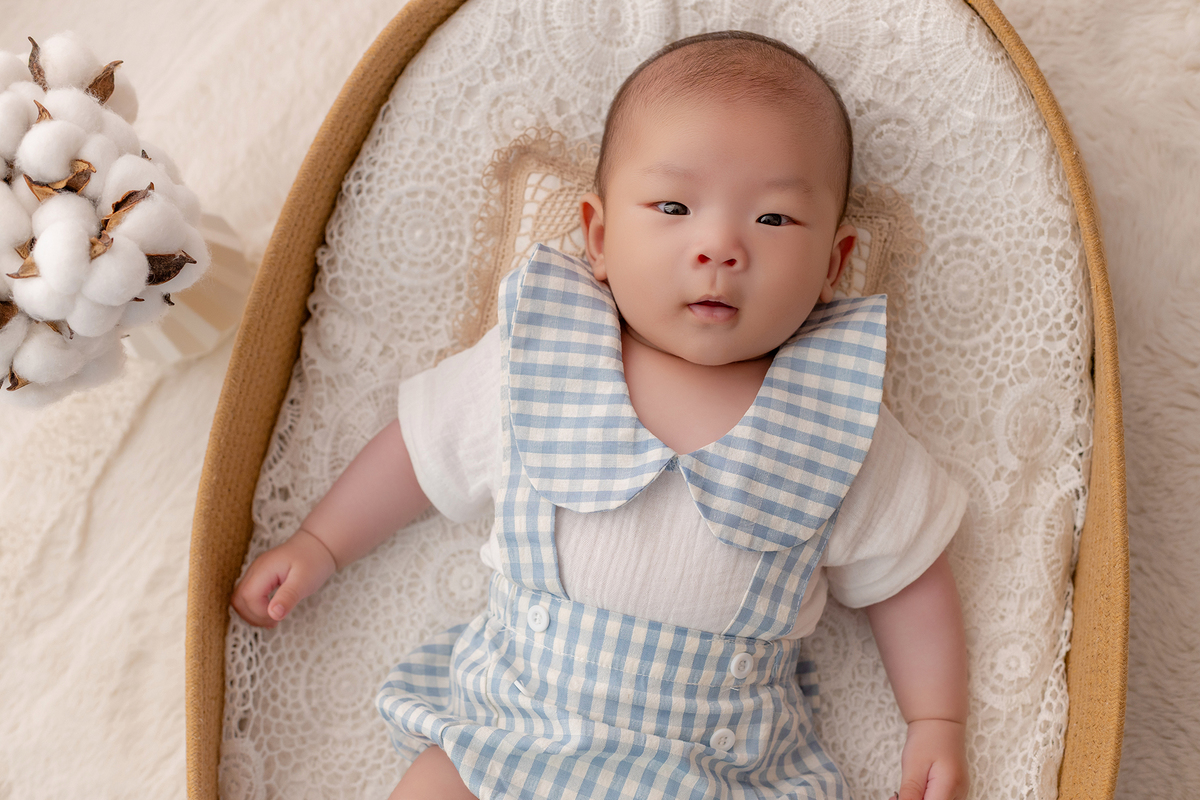 acompanhamento_mensal_fotografia_infantil_fotografia_bebe_ensaio_infantil_crescimento_bebe_primeiro_ano_estudio_fotografico_luz_estudio_maternidade_memorias_familia_criancas_felizes_espontaneidade_momentos_unicos_amor_familia