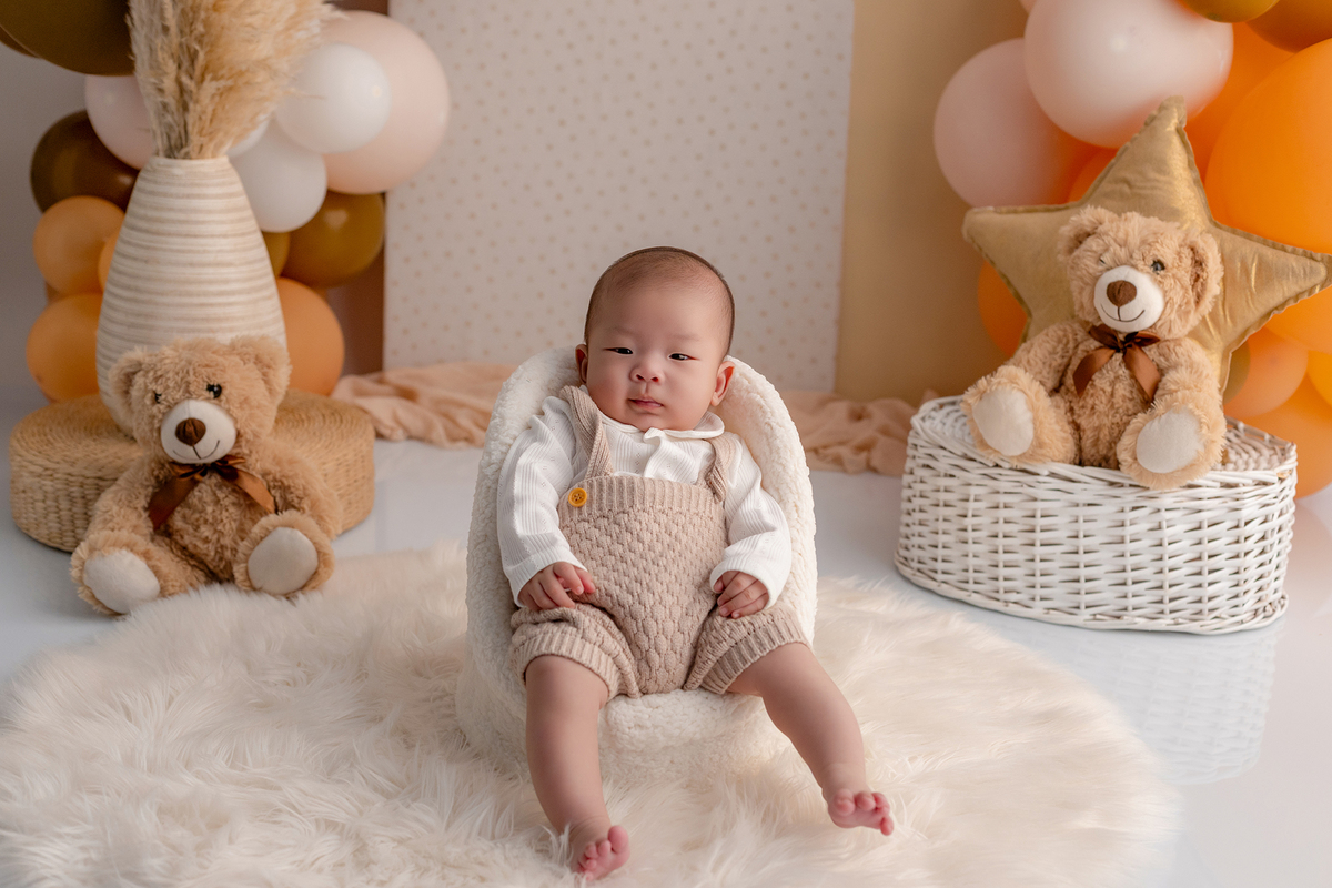 acompanhamento_mensal_fotografia_infantil_fotografia_bebe_ensaio_infantil_crescimento_bebe_primeiro_ano_estudio_fotografico_luz_estudio_maternidade_memorias_familia_criancas_felizes_espontaneidade_momentos_unicos_amor_familia