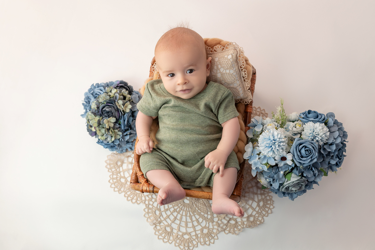 acompanhamento_mensal_fotografia_infantil_fotografia_bebe_ensaio_infantil_crescimento_bebe_primeiro_ano_estudio_fotografico_luz_estudio_maternidade_memorias_familia_criancas_felizes_espontaneidade_momentos_unicos_amor_familia