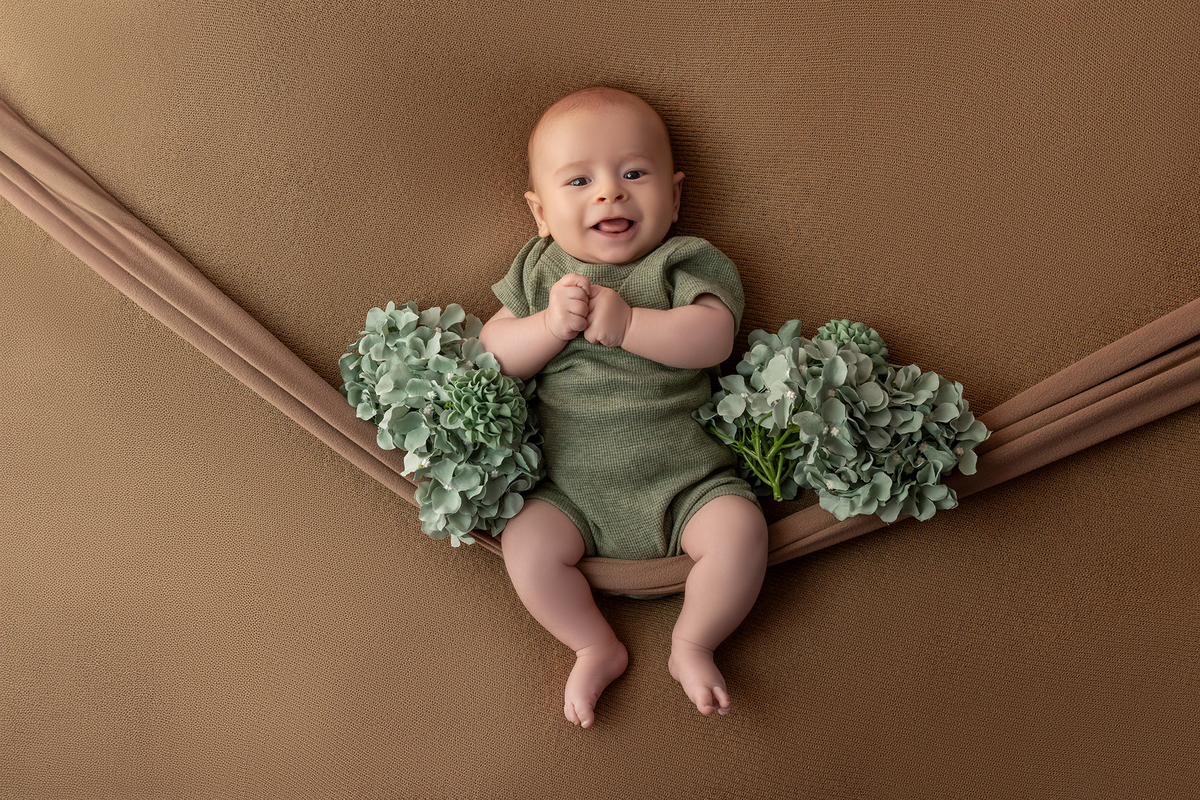 acompanhamento_mensal_fotografia_infantil_fotografia_bebe_ensaio_infantil_crescimento_bebe_primeiro_ano_estudio_fotografico_luz_estudio_maternidade_memorias_familia_criancas_felizes_espontaneidade_momentos_unicos_amor_familia