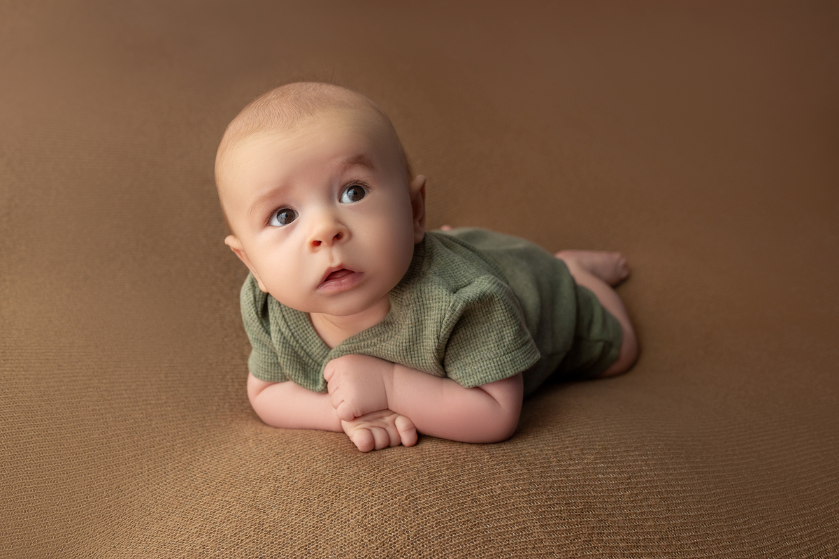 acompanhamento_mensal_fotografia_infantil_fotografia_bebe_ensaio_infantil_crescimento_bebe_primeiro_ano_estudio_fotografico_luz_estudio_maternidade_memorias_familia_criancas_felizes_espontaneidade_momentos_unicos_amor_familia