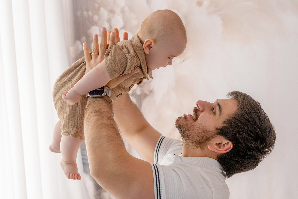 acompanhamento_mensal_fotografia_infantil_fotografia_bebe_ensaio_infantil_crescimento_bebe_primeiro_ano_estudio_fotografico_luz_estudio_maternidade_memorias_familia_criancas_felizes_espontaneidade_momentos_unicos_amor_familia