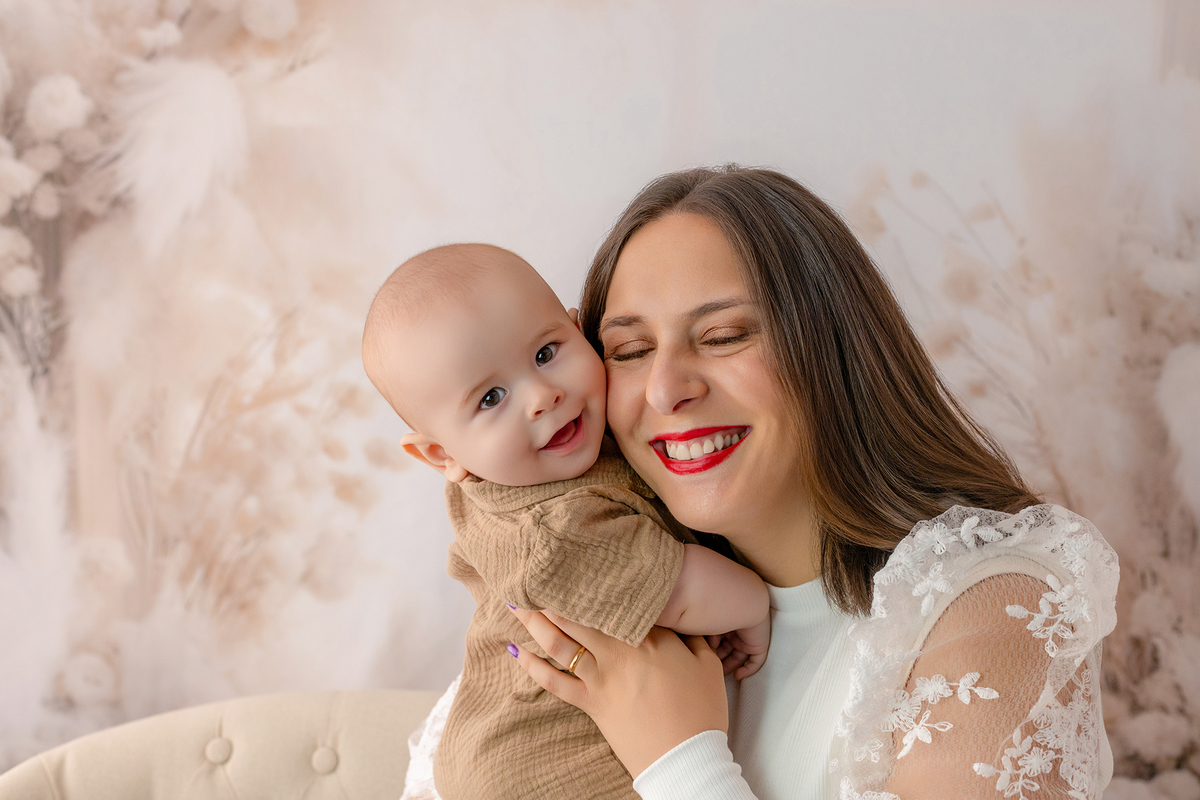 acompanhamento_mensal_fotografia_infantil_fotografia_bebe_ensaio_infantil_crescimento_bebe_primeiro_ano_estudio_fotografico_luz_estudio_maternidade_memorias_familia_criancas_felizes_espontaneidade_momentos_unicos_amor_familia
