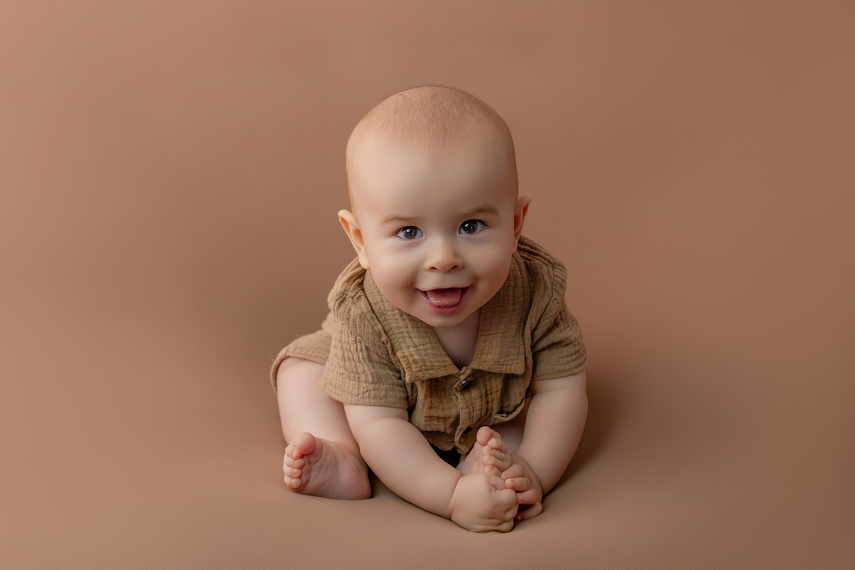 acompanhamento_mensal_fotografia_infantil_fotografia_bebe_ensaio_infantil_crescimento_bebe_primeiro_ano_estudio_fotografico_luz_estudio_maternidade_memorias_familia_criancas_felizes_espontaneidade_momentos_unicos_amor_familia