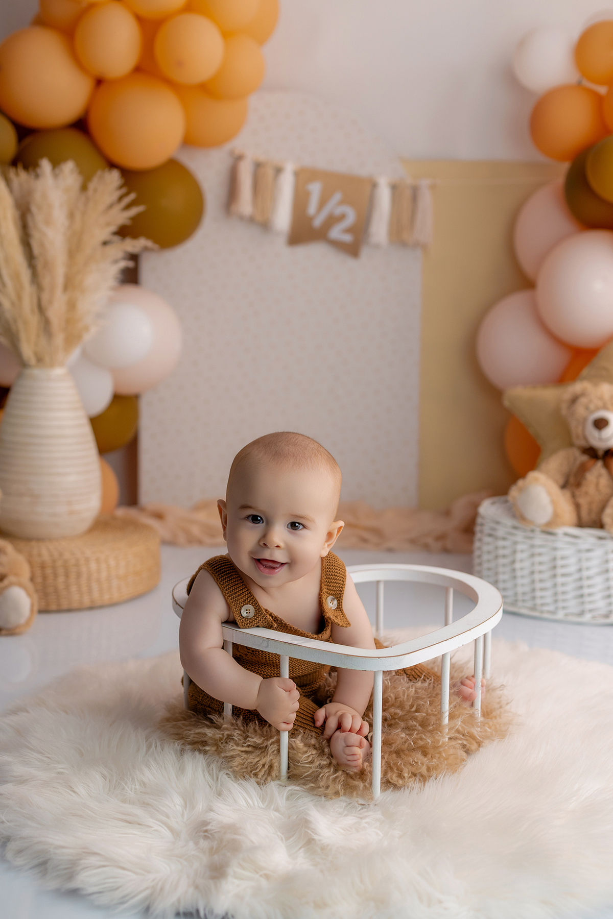 acompanhamento_mensal_fotografia_infantil_fotografia_bebe_ensaio_infantil_crescimento_bebe_primeiro_ano_estudio_fotografico_luz_estudio_maternidade_memorias_familia_criancas_felizes_espontaneidade_momentos_unicos_amor_familia