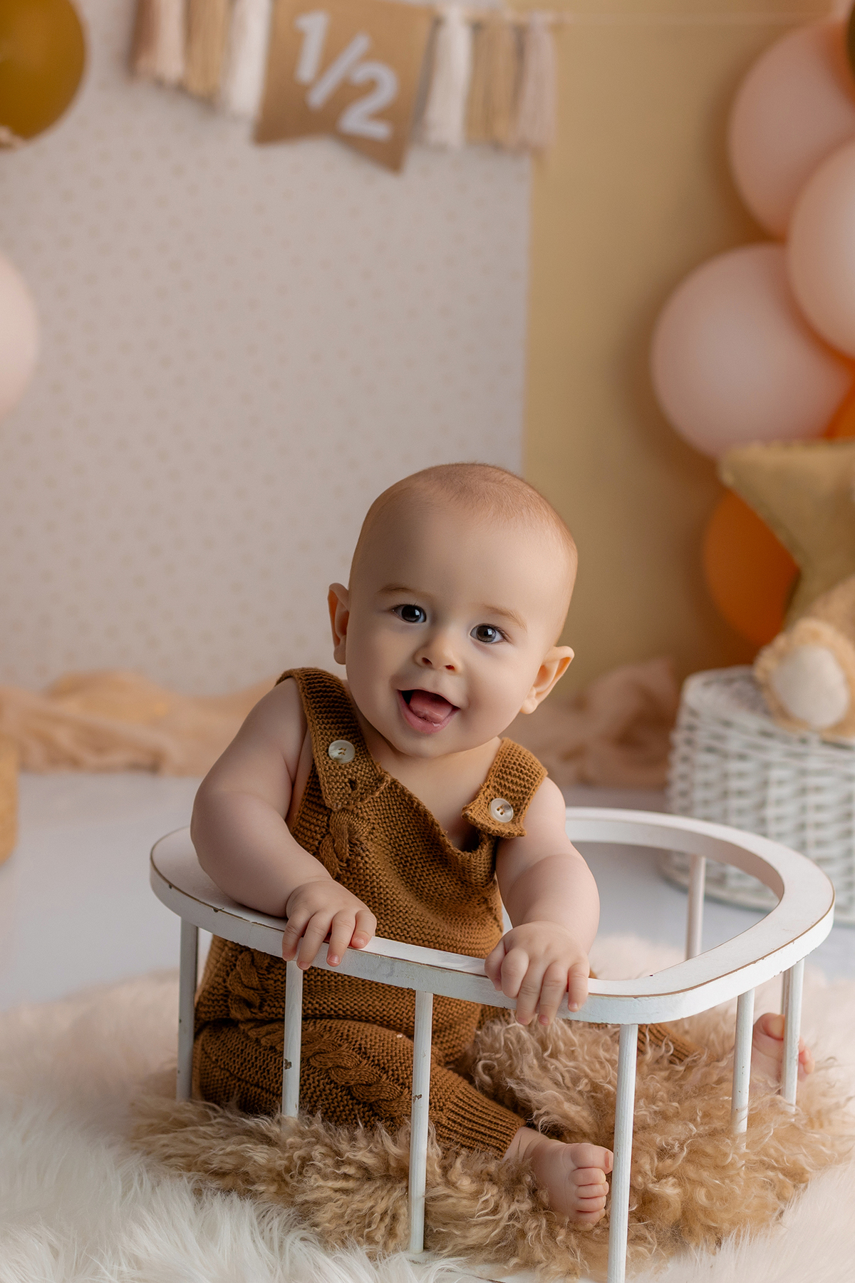 acompanhamento_mensal_fotografia_infantil_fotografia_bebe_ensaio_infantil_crescimento_bebe_primeiro_ano_estudio_fotografico_luz_estudio_maternidade_memorias_familia_criancas_felizes_espontaneidade_momentos_unicos_amor_familia