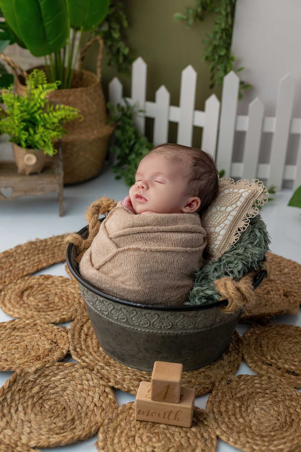 acompanhamento_mensal_fotografia_infantil_fotografia_bebe_ensaio_infantil_crescimento_bebe_primeiro_ano_estudio_fotografico_luz_estudio_maternidade_memorias_familia_criancas_felizes_espontaneidade_momentos_unicos_amor_familia