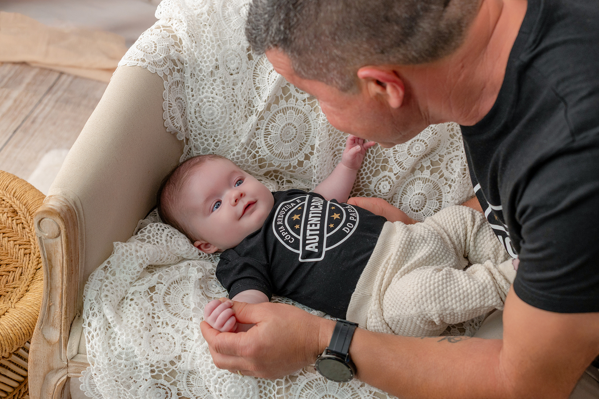 acompanhamento_mensal_fotografia_infantil_fotografia_bebe_ensaio_infantil_crescimento_bebe_primeiro_ano_estudio_fotografico_luz_estudio_maternidade_memorias_familia_criancas_felizes_espontaneidade_momentos_unicos_amor_familia