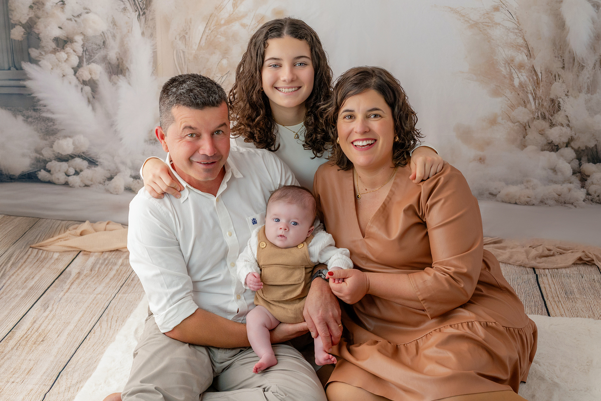acompanhamento_mensal_fotografia_infantil_fotografia_bebe_ensaio_infantil_crescimento_bebe_primeiro_ano_estudio_fotografico_luz_estudio_maternidade_memorias_familia_criancas_felizes_espontaneidade_momentos_unicos_amor_familia