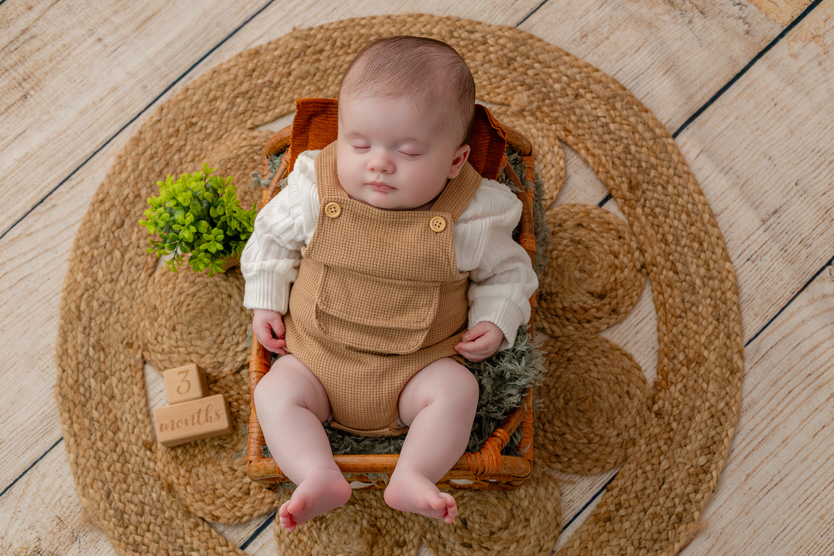 acompanhamento_mensal_fotografia_infantil_fotografia_bebe_ensaio_infantil_crescimento_bebe_primeiro_ano_estudio_fotografico_luz_estudio_maternidade_memorias_familia_criancas_felizes_espontaneidade_momentos_unicos_amor_familia