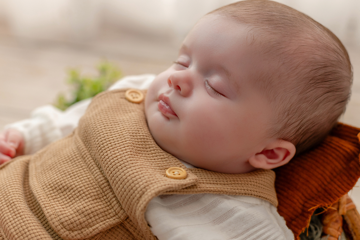 acompanhamento_mensal_fotografia_infantil_fotografia_bebe_ensaio_infantil_crescimento_bebe_primeiro_ano_estudio_fotografico_luz_estudio_maternidade_memorias_familia_criancas_felizes_espontaneidade_momentos_unicos_amor_familia
