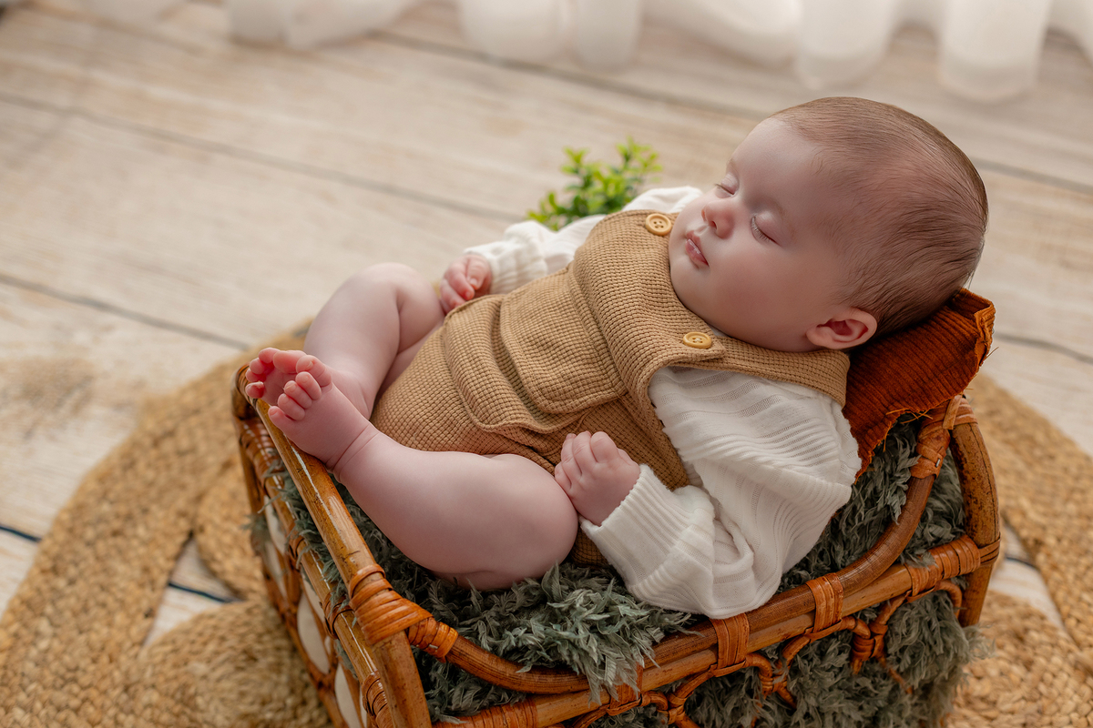 acompanhamento_mensal_fotografia_infantil_fotografia_bebe_ensaio_infantil_crescimento_bebe_primeiro_ano_estudio_fotografico_luz_estudio_maternidade_memorias_familia_criancas_felizes_espontaneidade_momentos_unicos_amor_familia
