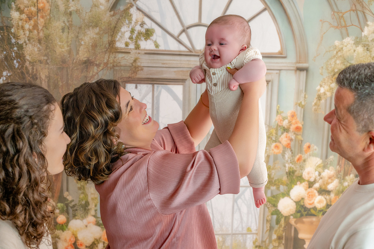 acompanhamento_mensal_fotografia_infantil_fotografia_bebe_ensaio_infantil_crescimento_bebe_primeiro_ano_estudio_fotografico_luz_estudio_maternidade_memorias_familia_criancas_felizes_espontaneidade_momentos_unicos_amor_familia