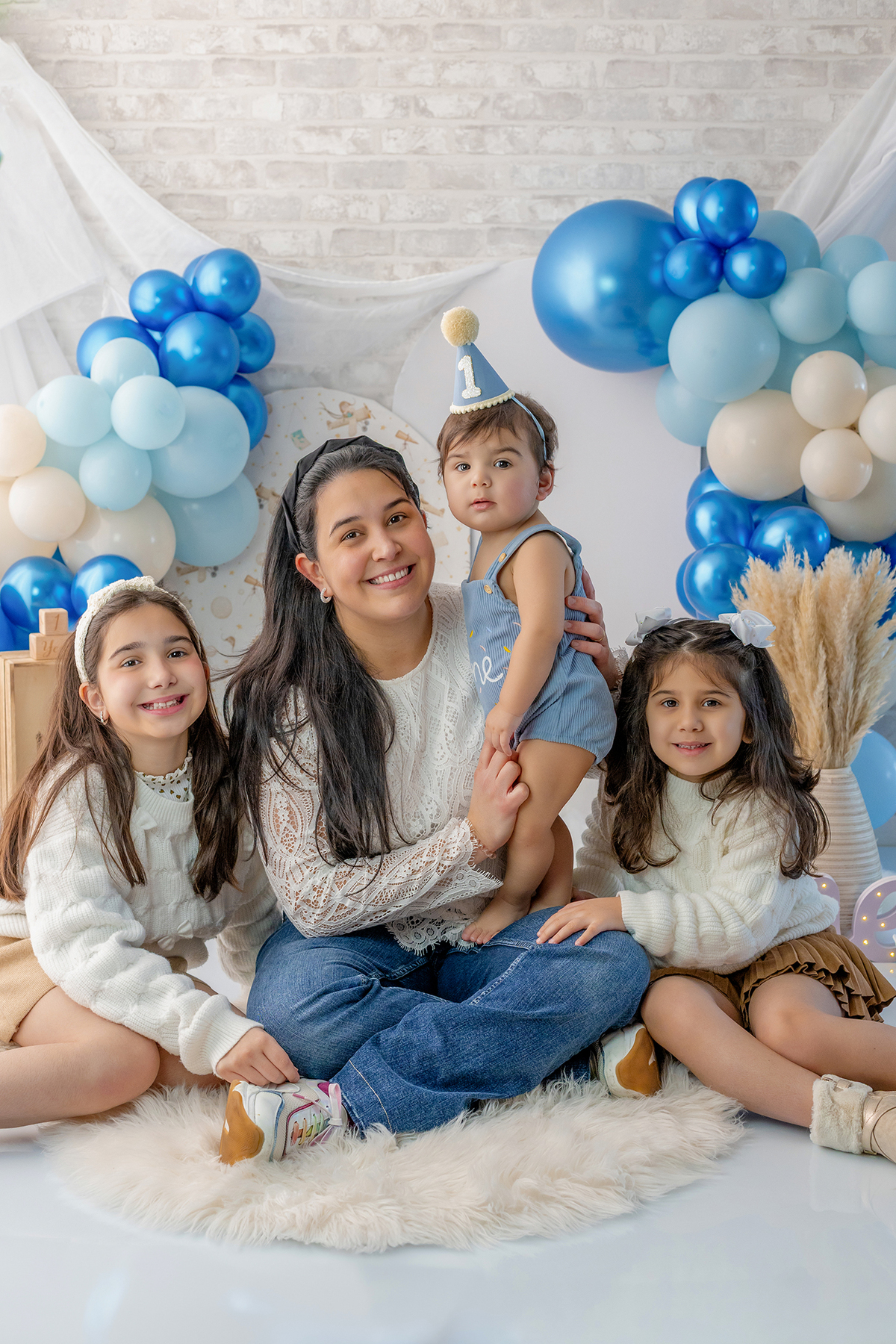 acompanhamento_smash_aviador_smash_the_cake_aviador_ensaio_bebe_aviador_fotografia_infantil_tema_aviacao_bebe_piloto_primeiro_aniversario_smash_estudio_fotografico_luz_estudio_bebe_feliz_criancas_felizes_expressao_espontanea_momentos_unicos_amor_familia_b