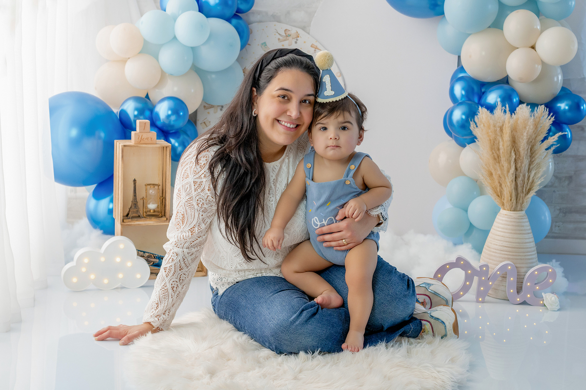 acompanhamento_smash_aviador_smash_the_cake_aviador_ensaio_bebe_aviador_fotografia_infantil_tema_aviacao_bebe_piloto_primeiro_aniversario_smash_estudio_fotografico_luz_estudio_bebe_feliz_criancas_felizes_expressao_espontanea_momentos_unicos_amor_familia_b
