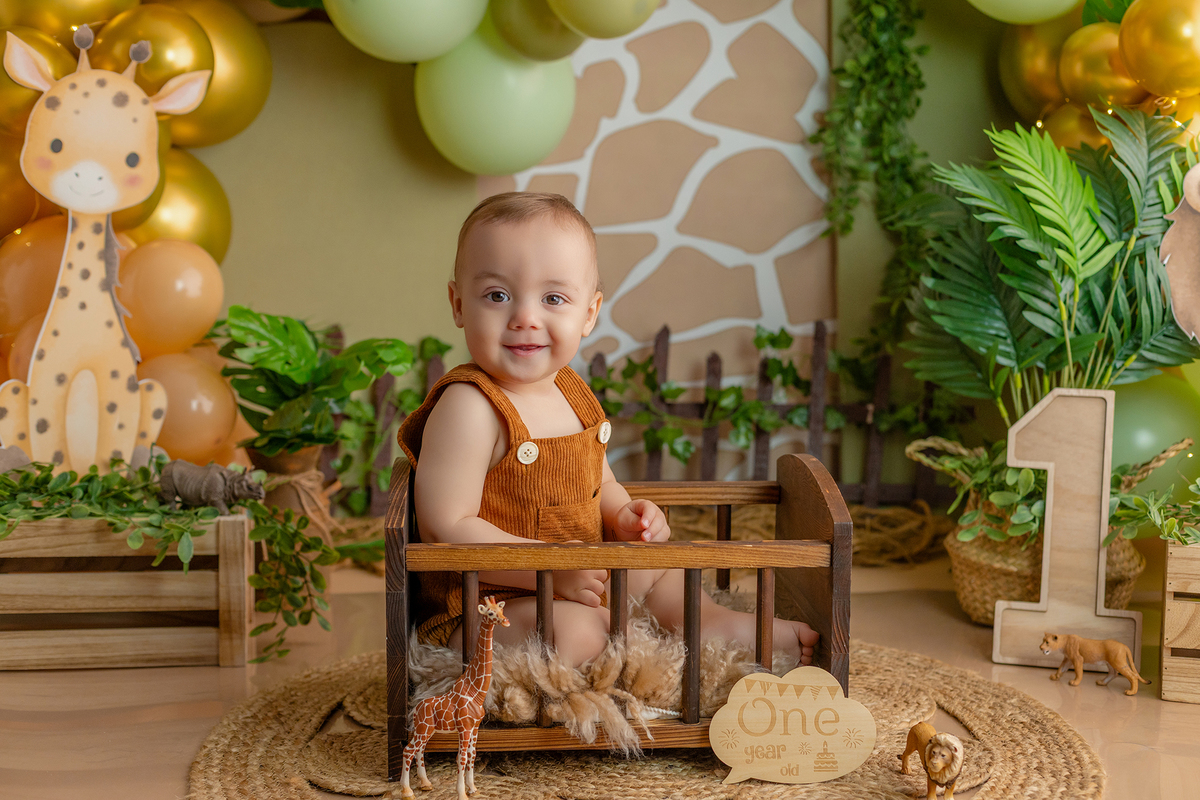 acompanhamento_smash_safari_smash_the_cake_safari_ensaio_bebe_safari_fotografia_infantil_tema_safari_bebe_animais_selva_primeiro_aniversario_smash_estudio_fotografico_luz_estudio_bebe_feliz_criancas_felizes_expressao_espontanea_momentos_unicos_amor_famili