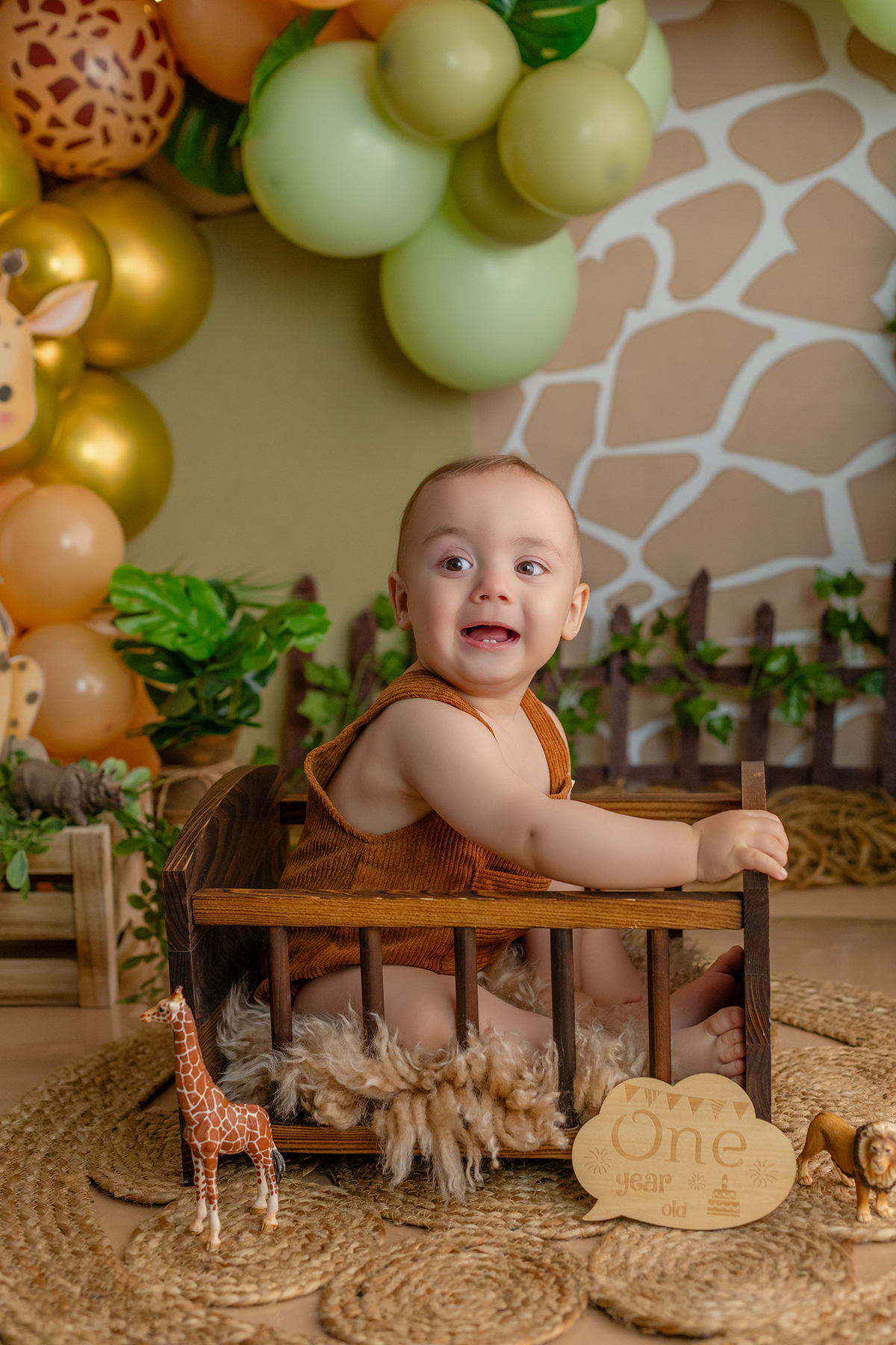 acompanhamento_smash_safari_smash_the_cake_safari_ensaio_bebe_safari_fotografia_infantil_tema_safari_bebe_animais_selva_primeiro_aniversario_smash_estudio_fotografico_luz_estudio_bebe_feliz_criancas_felizes_expressao_espontanea_momentos_unicos_amor_famili