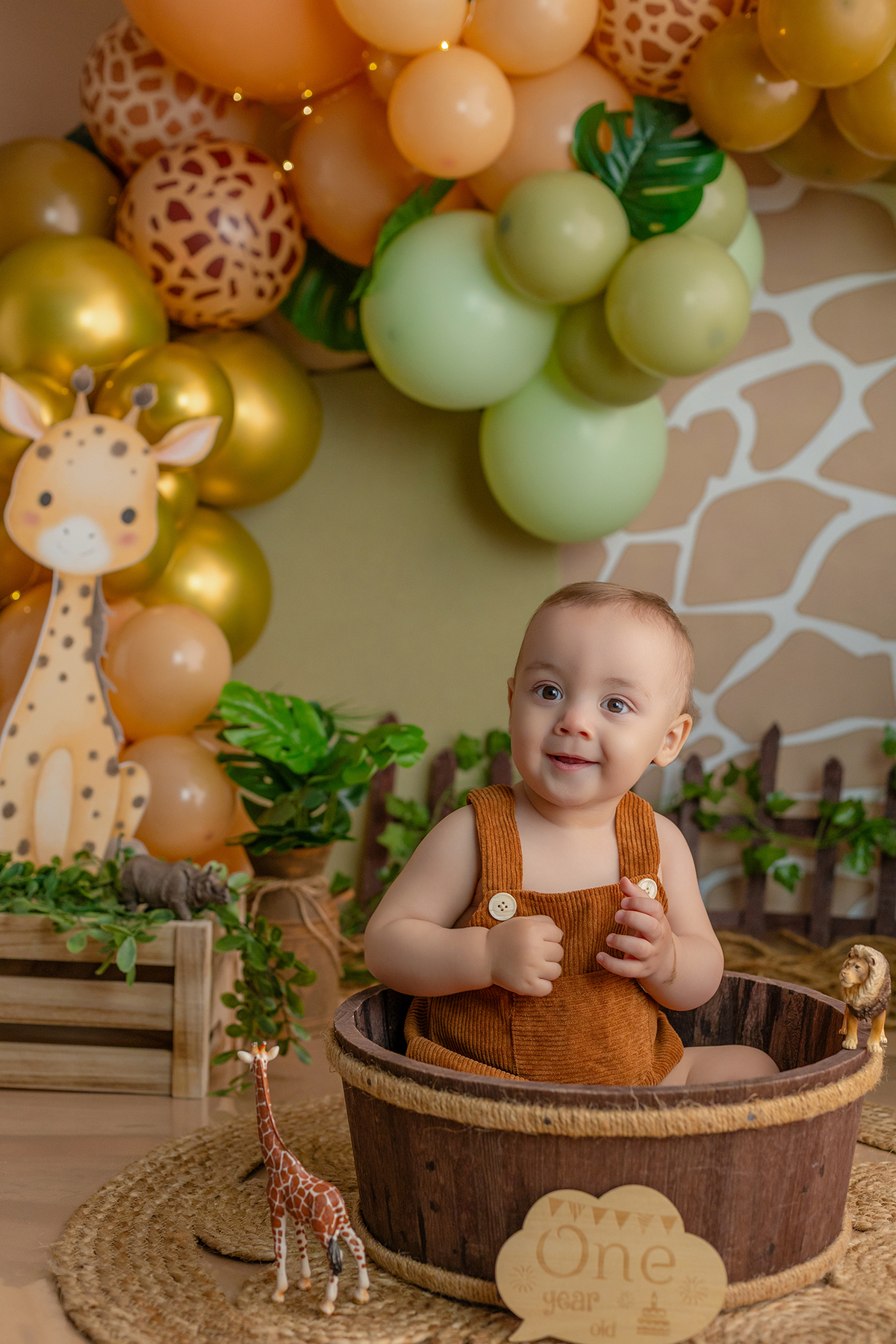 acompanhamento_smash_safari_smash_the_cake_safari_ensaio_bebe_safari_fotografia_infantil_tema_safari_bebe_animais_selva_primeiro_aniversario_smash_estudio_fotografico_luz_estudio_bebe_feliz_criancas_felizes_expressao_espontanea_momentos_unicos_amor_famili