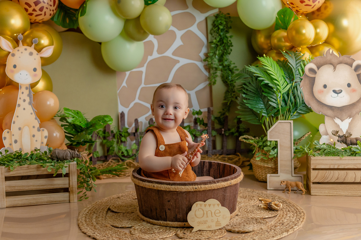 acompanhamento_smash_safari_smash_the_cake_safari_ensaio_bebe_safari_fotografia_infantil_tema_safari_bebe_animais_selva_primeiro_aniversario_smash_estudio_fotografico_luz_estudio_bebe_feliz_criancas_felizes_expressao_espontanea_momentos_unicos_amor_famili