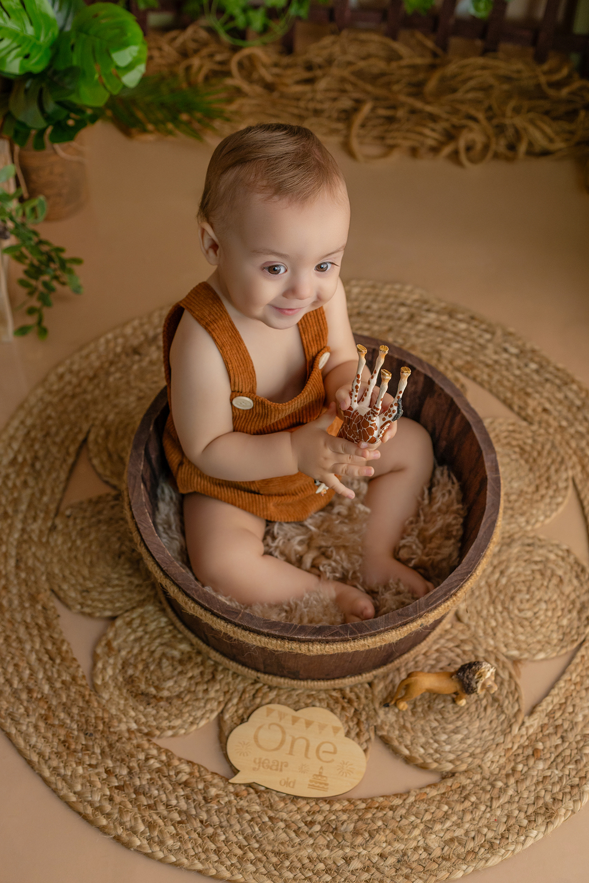 acompanhamento_smash_safari_smash_the_cake_safari_ensaio_bebe_safari_fotografia_infantil_tema_safari_bebe_animais_selva_primeiro_aniversario_smash_estudio_fotografico_luz_estudio_bebe_feliz_criancas_felizes_expressao_espontanea_momentos_unicos_amor_famili