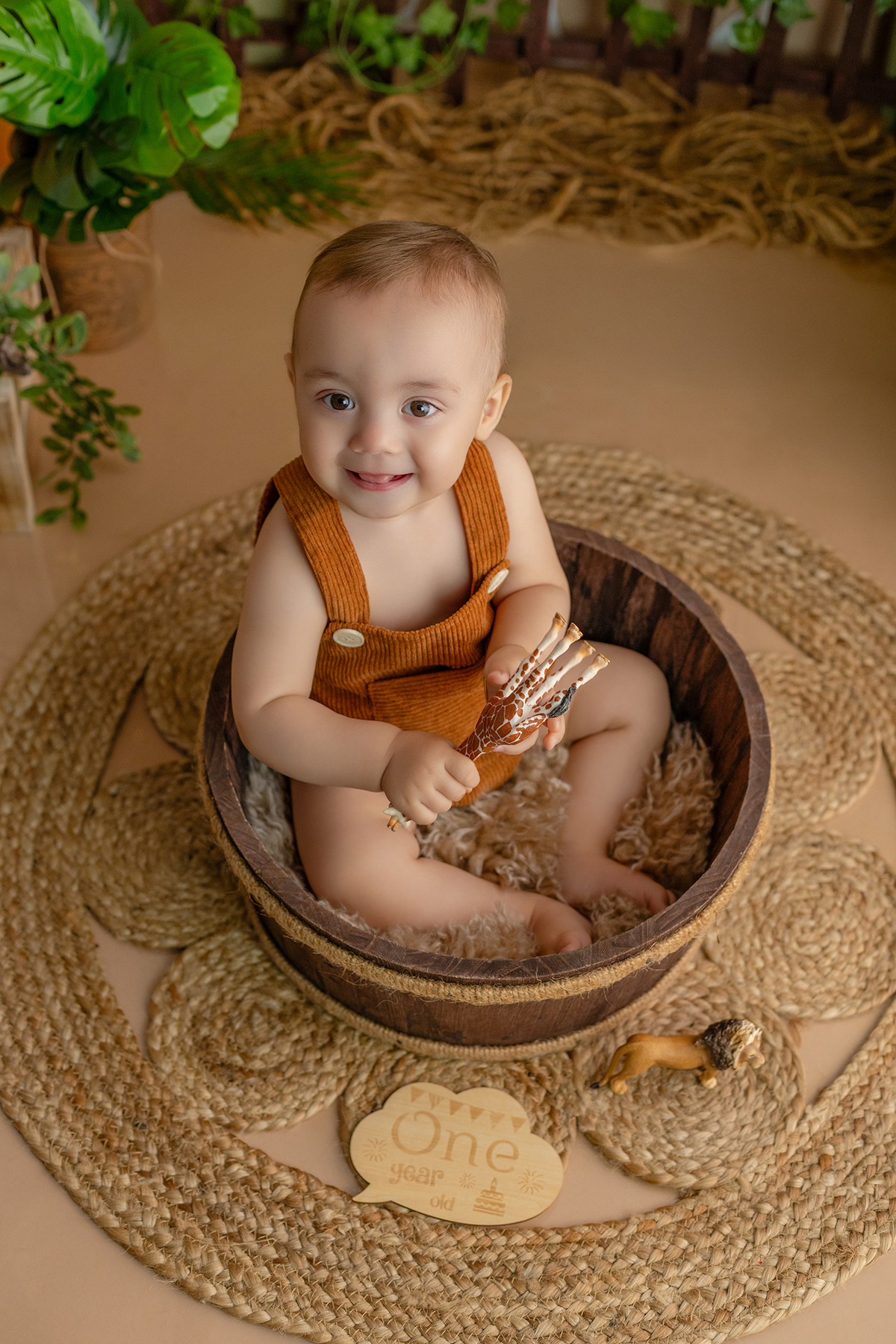 acompanhamento_smash_safari_smash_the_cake_safari_ensaio_bebe_safari_fotografia_infantil_tema_safari_bebe_animais_selva_primeiro_aniversario_smash_estudio_fotografico_luz_estudio_bebe_feliz_criancas_felizes_expressao_espontanea_momentos_unicos_amor_famili