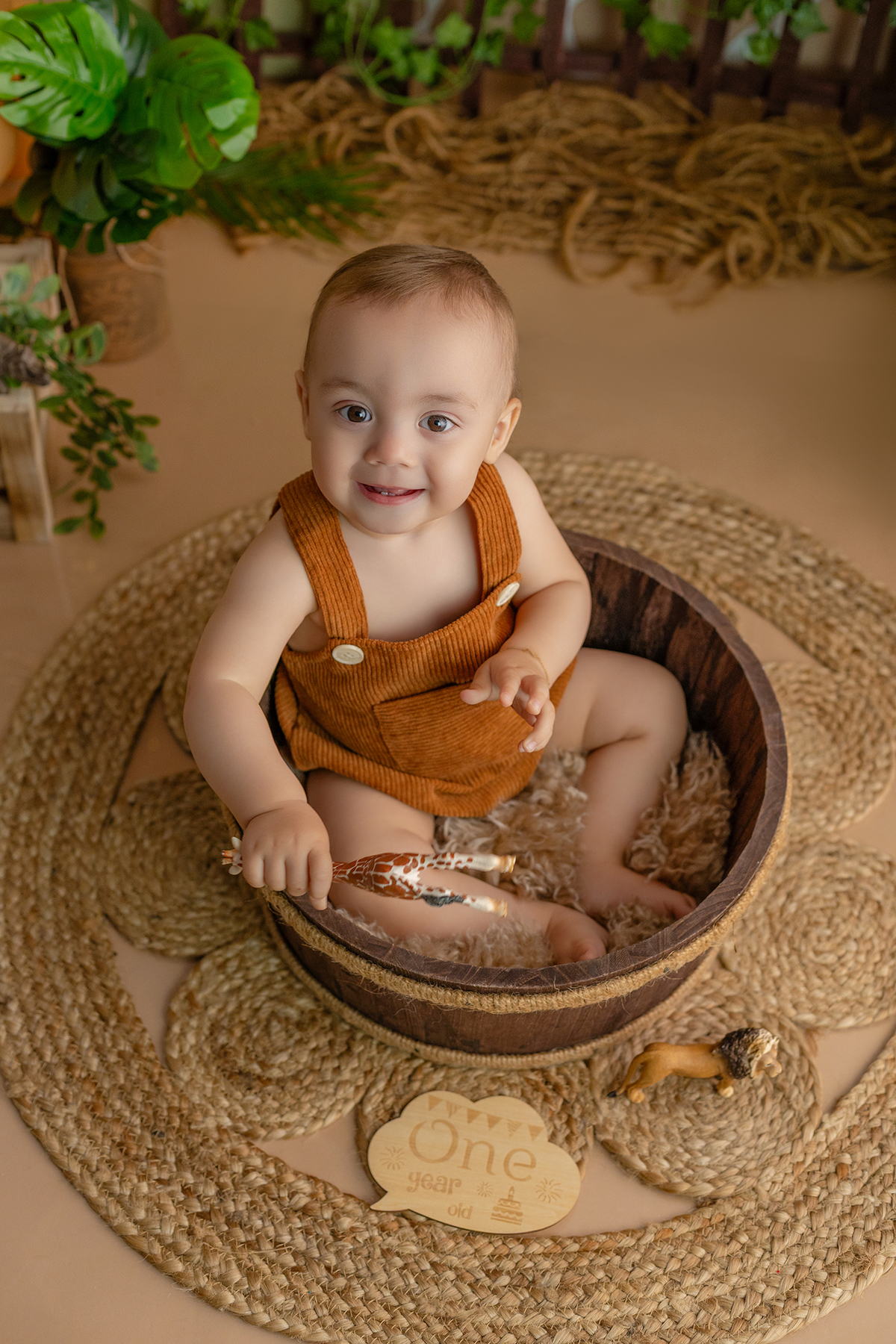 acompanhamento_smash_safari_smash_the_cake_safari_ensaio_bebe_safari_fotografia_infantil_tema_safari_bebe_animais_selva_primeiro_aniversario_smash_estudio_fotografico_luz_estudio_bebe_feliz_criancas_felizes_expressao_espontanea_momentos_unicos_amor_famili