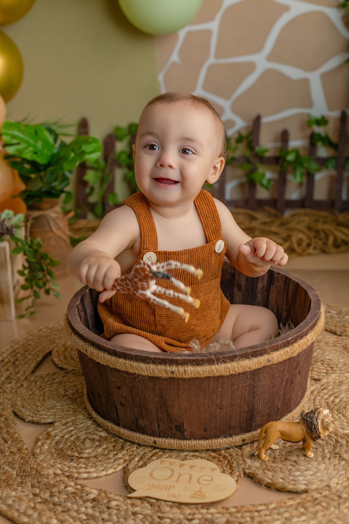 acompanhamento_smash_safari_smash_the_cake_safari_ensaio_bebe_safari_fotografia_infantil_tema_safari_bebe_animais_selva_primeiro_aniversario_smash_estudio_fotografico_luz_estudio_bebe_feliz_criancas_felizes_expressao_espontanea_momentos_unicos_amor_famili