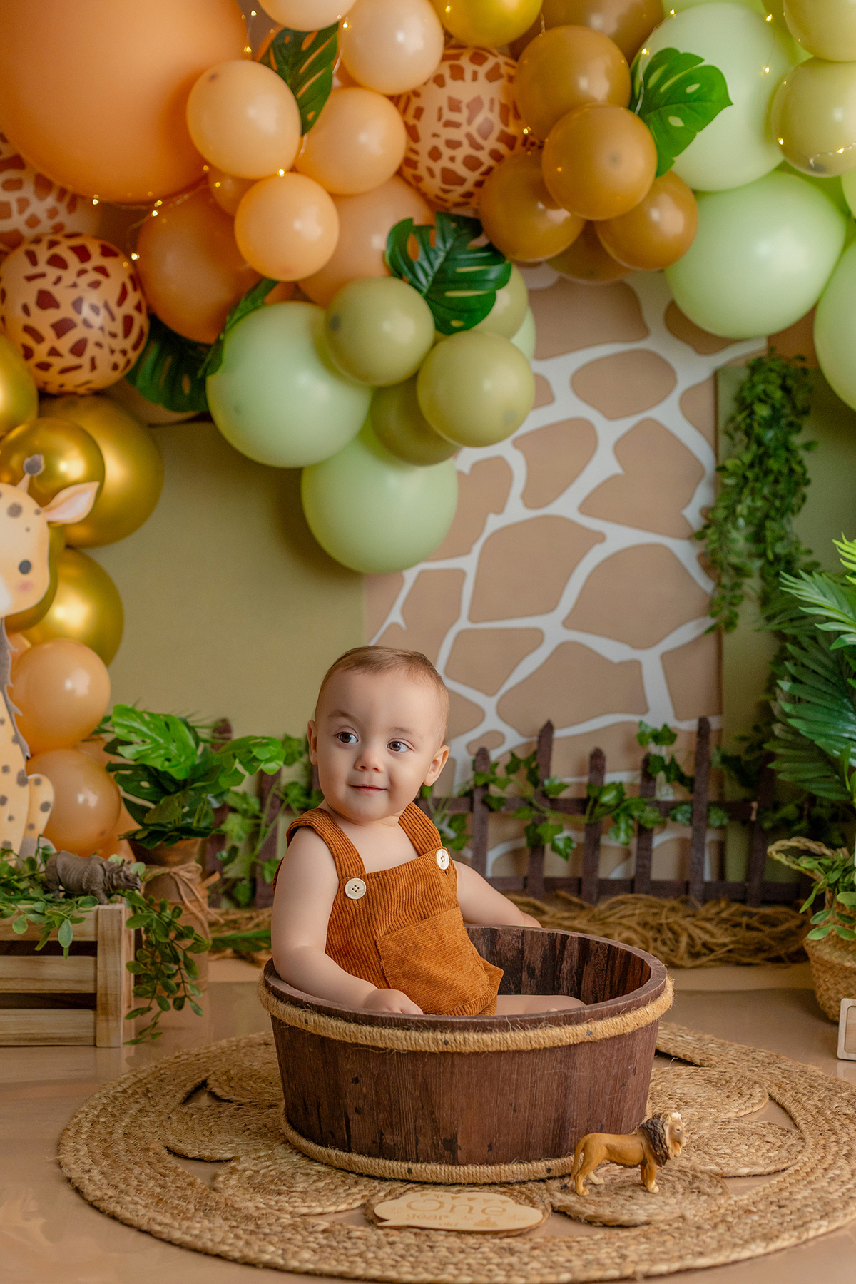 acompanhamento_smash_safari_smash_the_cake_safari_ensaio_bebe_safari_fotografia_infantil_tema_safari_bebe_animais_selva_primeiro_aniversario_smash_estudio_fotografico_luz_estudio_bebe_feliz_criancas_felizes_expressao_espontanea_momentos_unicos_amor_famili