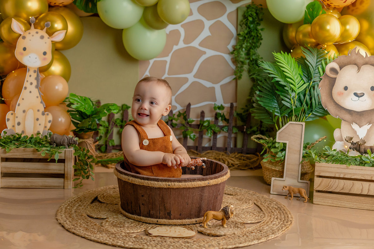 acompanhamento_smash_safari_smash_the_cake_safari_ensaio_bebe_safari_fotografia_infantil_tema_safari_bebe_animais_selva_primeiro_aniversario_smash_estudio_fotografico_luz_estudio_bebe_feliz_criancas_felizes_expressao_espontanea_momentos_unicos_amor_famili