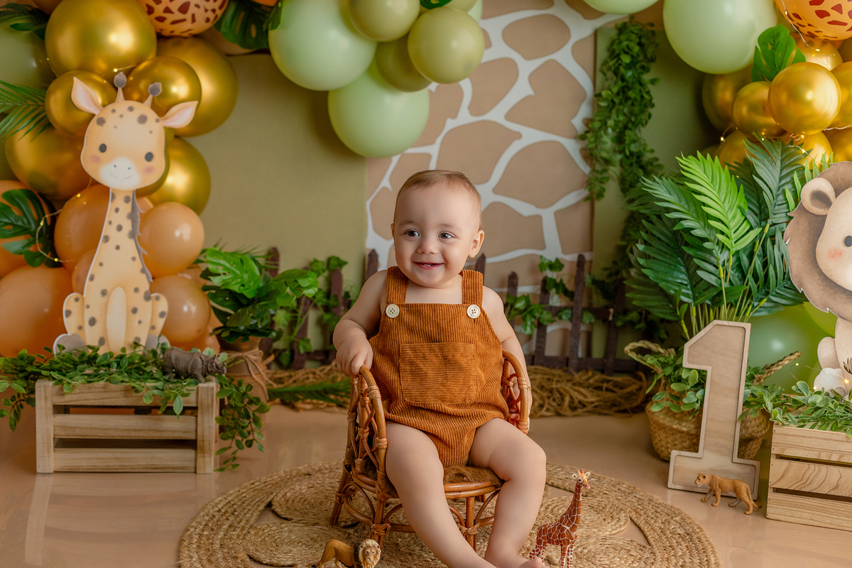 acompanhamento_smash_safari_smash_the_cake_safari_ensaio_bebe_safari_fotografia_infantil_tema_safari_bebe_animais_selva_primeiro_aniversario_smash_estudio_fotografico_luz_estudio_bebe_feliz_criancas_felizes_expressao_espontanea_momentos_unicos_amor_famili