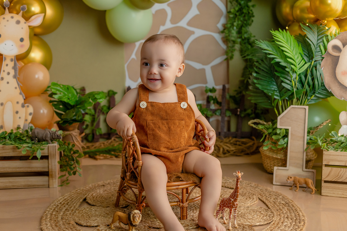 acompanhamento_smash_safari_smash_the_cake_safari_ensaio_bebe_safari_fotografia_infantil_tema_safari_bebe_animais_selva_primeiro_aniversario_smash_estudio_fotografico_luz_estudio_bebe_feliz_criancas_felizes_expressao_espontanea_momentos_unicos_amor_famili