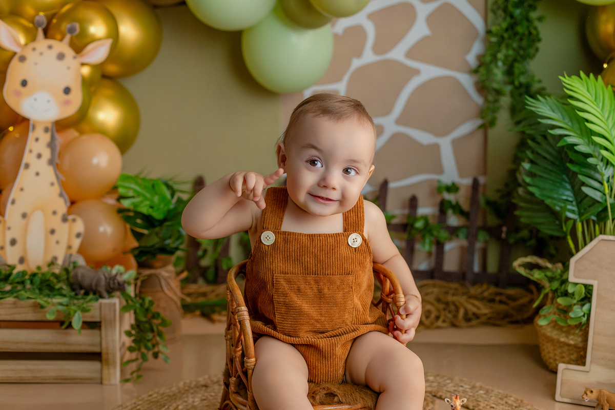 acompanhamento_smash_safari_smash_the_cake_safari_ensaio_bebe_safari_fotografia_infantil_tema_safari_bebe_animais_selva_primeiro_aniversario_smash_estudio_fotografico_luz_estudio_bebe_feliz_criancas_felizes_expressao_espontanea_momentos_unicos_amor_famili