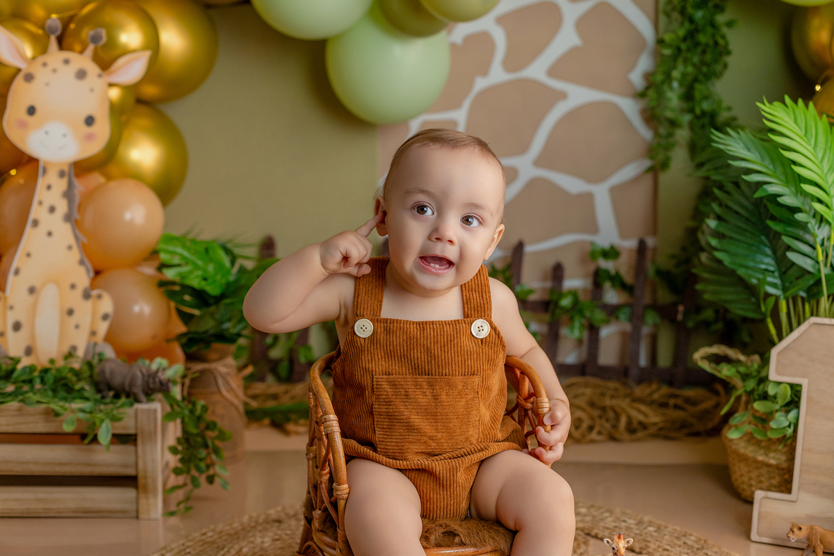 acompanhamento_smash_safari_smash_the_cake_safari_ensaio_bebe_safari_fotografia_infantil_tema_safari_bebe_animais_selva_primeiro_aniversario_smash_estudio_fotografico_luz_estudio_bebe_feliz_criancas_felizes_expressao_espontanea_momentos_unicos_amor_famili