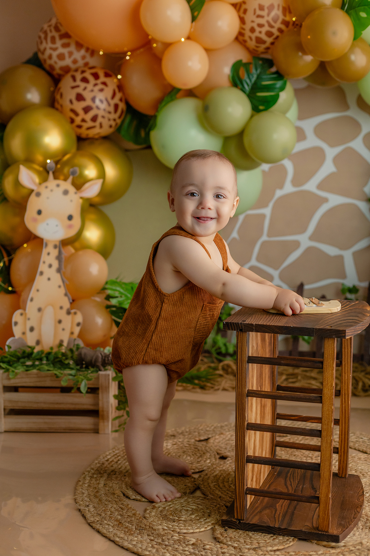 acompanhamento_smash_safari_smash_the_cake_safari_ensaio_bebe_safari_fotografia_infantil_tema_safari_bebe_animais_selva_primeiro_aniversario_smash_estudio_fotografico_luz_estudio_bebe_feliz_criancas_felizes_expressao_espontanea_momentos_unicos_amor_famili