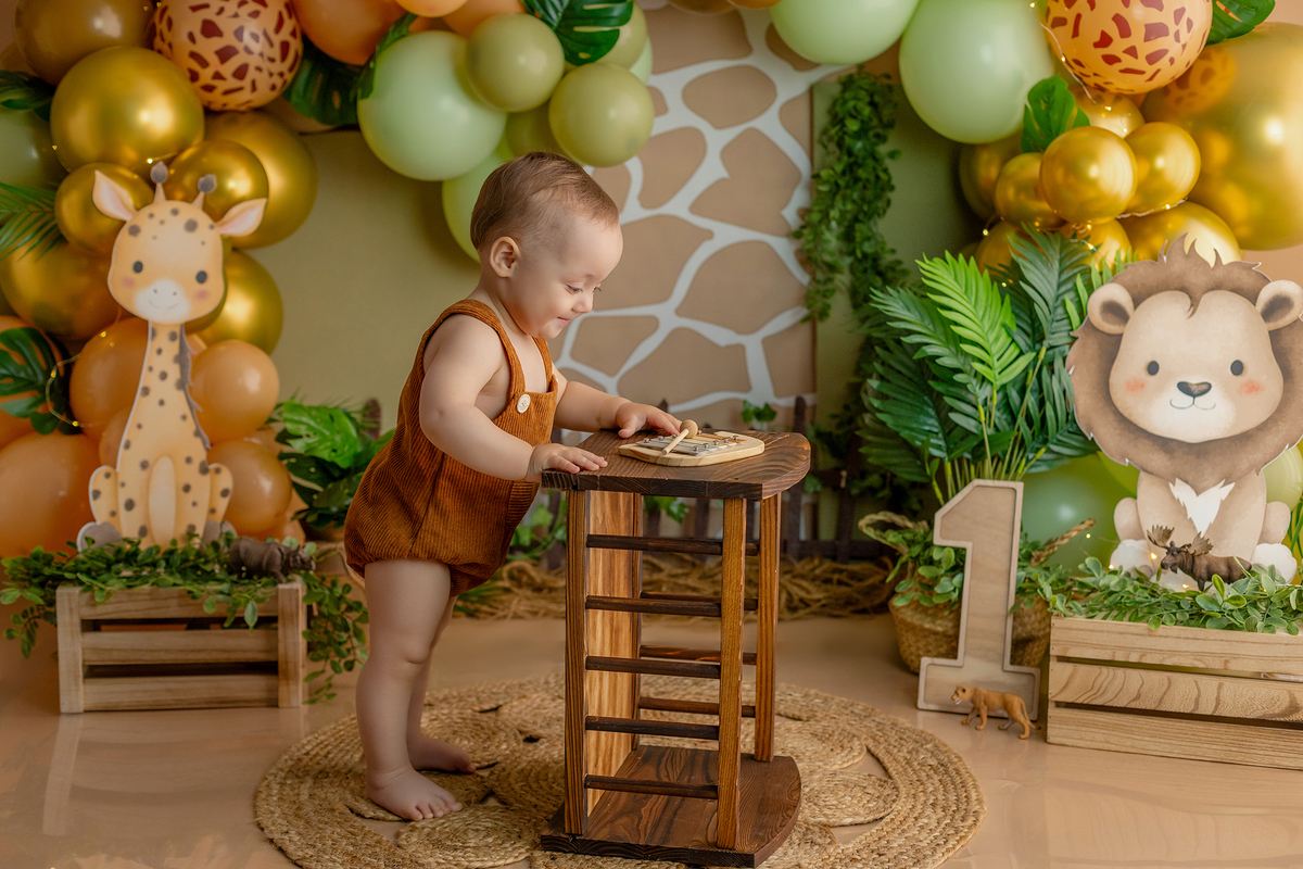 acompanhamento_smash_safari_smash_the_cake_safari_ensaio_bebe_safari_fotografia_infantil_tema_safari_bebe_animais_selva_primeiro_aniversario_smash_estudio_fotografico_luz_estudio_bebe_feliz_criancas_felizes_expressao_espontanea_momentos_unicos_amor_famili
