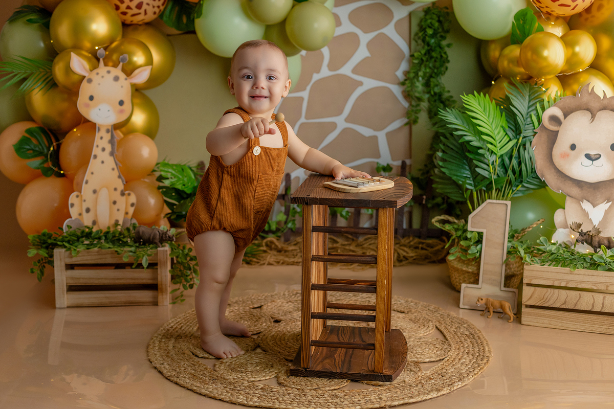 acompanhamento_smash_safari_smash_the_cake_safari_ensaio_bebe_safari_fotografia_infantil_tema_safari_bebe_animais_selva_primeiro_aniversario_smash_estudio_fotografico_luz_estudio_bebe_feliz_criancas_felizes_expressao_espontanea_momentos_unicos_amor_famili