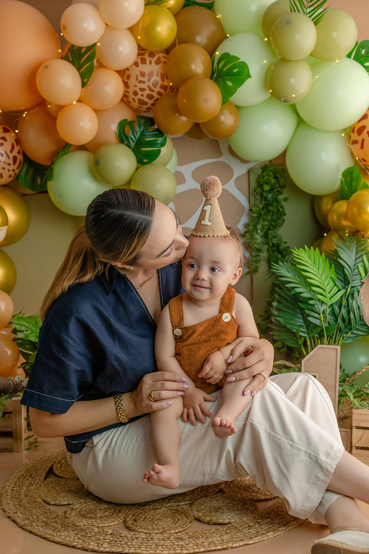 acompanhamento_smash_safari_smash_the_cake_safari_ensaio_bebe_safari_fotografia_infantil_tema_safari_bebe_animais_selva_primeiro_aniversario_smash_estudio_fotografico_luz_estudio_bebe_feliz_criancas_felizes_expressao_espontanea_momentos_unicos_amor_famili