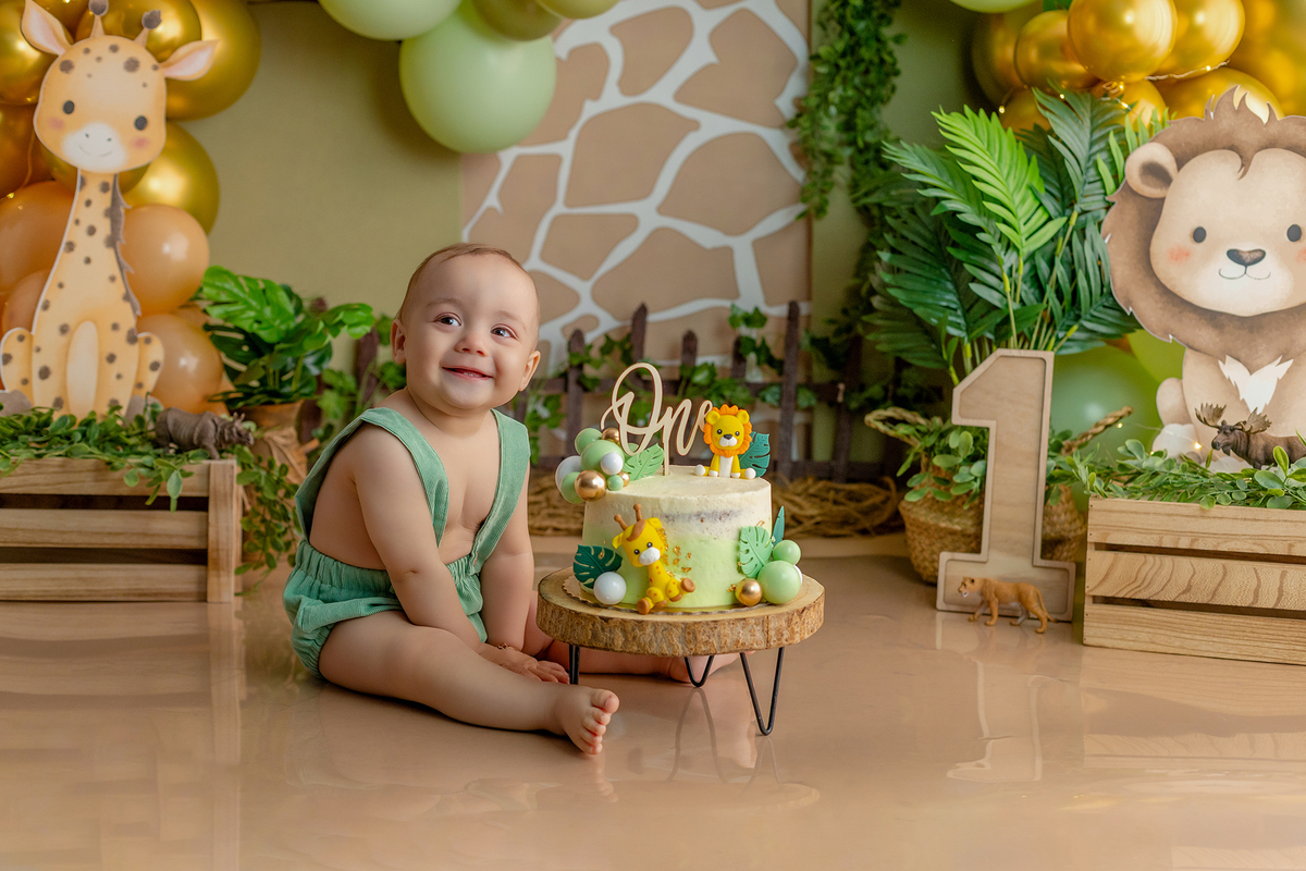 acompanhamento_smash_safari_smash_the_cake_safari_ensaio_bebe_safari_fotografia_infantil_tema_safari_bebe_animais_selva_primeiro_aniversario_smash_estudio_fotografico_luz_estudio_bebe_feliz_criancas_felizes_expressao_espontanea_momentos_unicos_amor_famili
