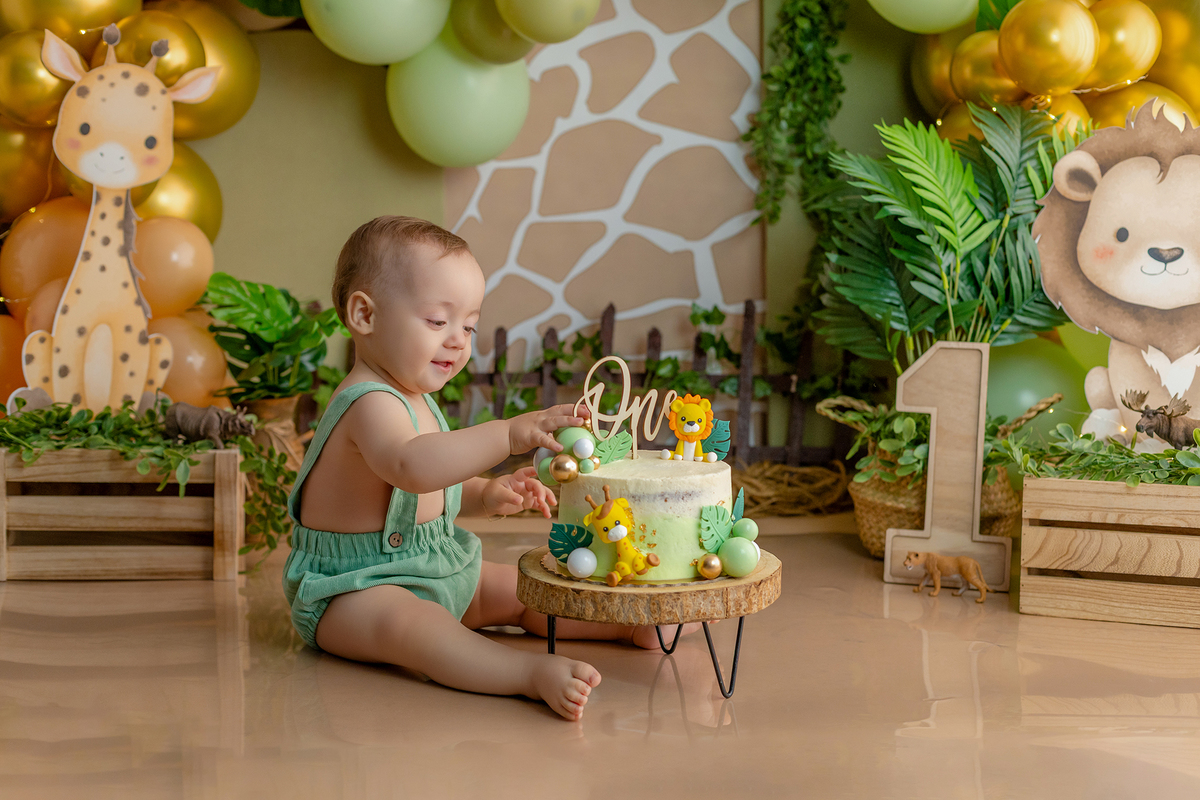 acompanhamento_smash_safari_smash_the_cake_safari_ensaio_bebe_safari_fotografia_infantil_tema_safari_bebe_animais_selva_primeiro_aniversario_smash_estudio_fotografico_luz_estudio_bebe_feliz_criancas_felizes_expressao_espontanea_momentos_unicos_amor_famili