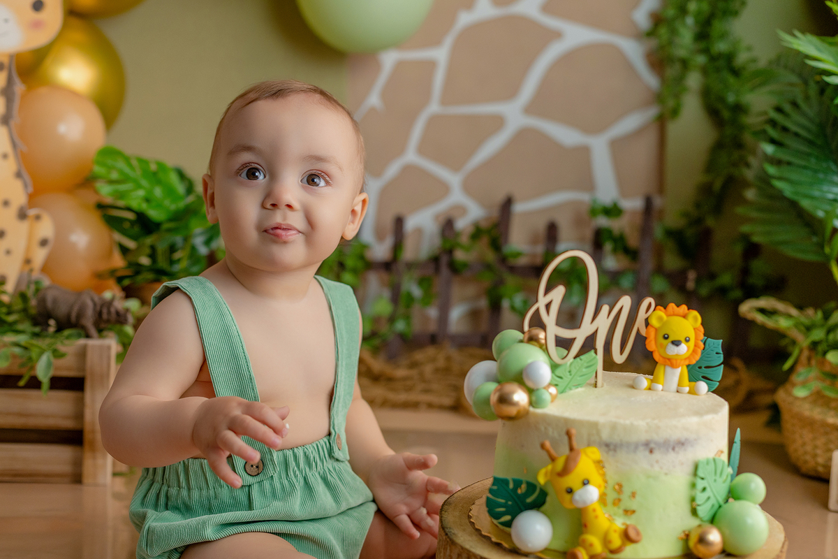 acompanhamento_smash_safari_smash_the_cake_safari_ensaio_bebe_safari_fotografia_infantil_tema_safari_bebe_animais_selva_primeiro_aniversario_smash_estudio_fotografico_luz_estudio_bebe_feliz_criancas_felizes_expressao_espontanea_momentos_unicos_amor_famili