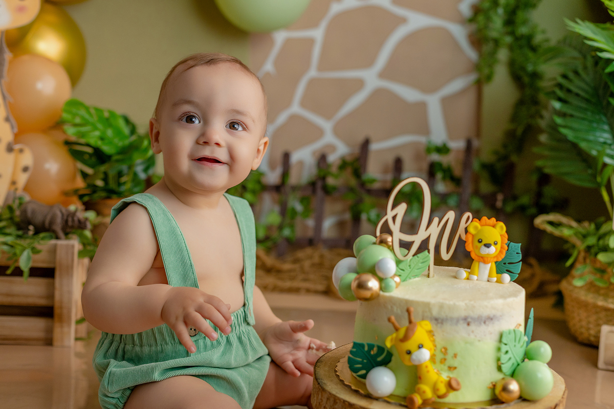 acompanhamento_smash_safari_smash_the_cake_safari_ensaio_bebe_safari_fotografia_infantil_tema_safari_bebe_animais_selva_primeiro_aniversario_smash_estudio_fotografico_luz_estudio_bebe_feliz_criancas_felizes_expressao_espontanea_momentos_unicos_amor_famili
