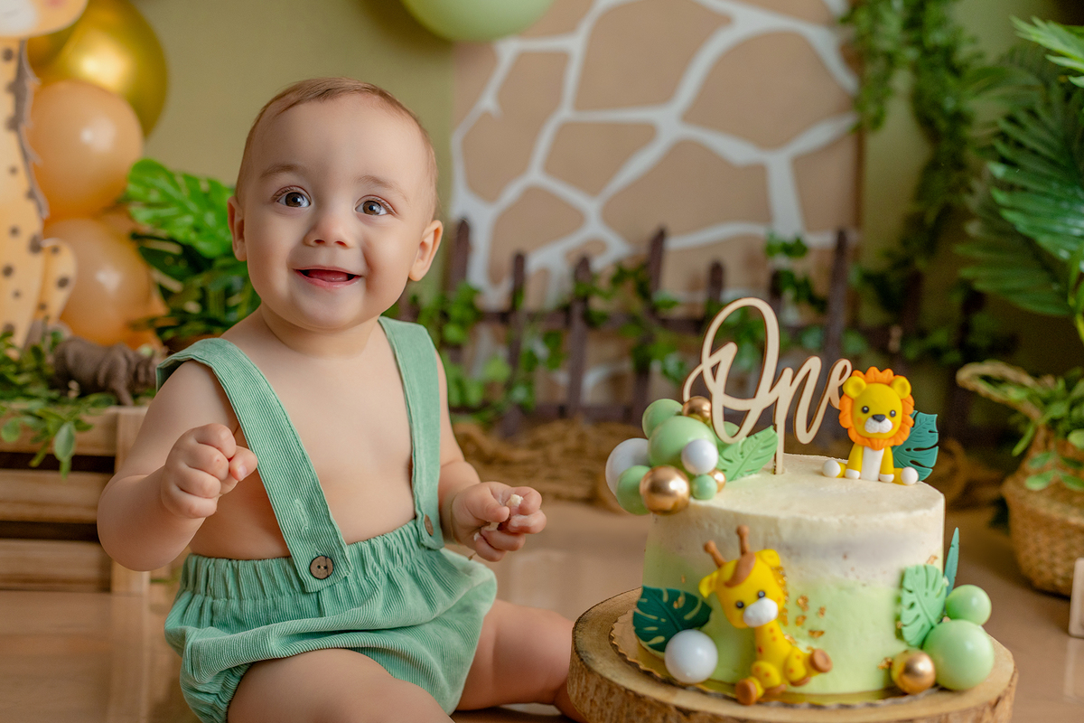 acompanhamento_smash_safari_smash_the_cake_safari_ensaio_bebe_safari_fotografia_infantil_tema_safari_bebe_animais_selva_primeiro_aniversario_smash_estudio_fotografico_luz_estudio_bebe_feliz_criancas_felizes_expressao_espontanea_momentos_unicos_amor_famili