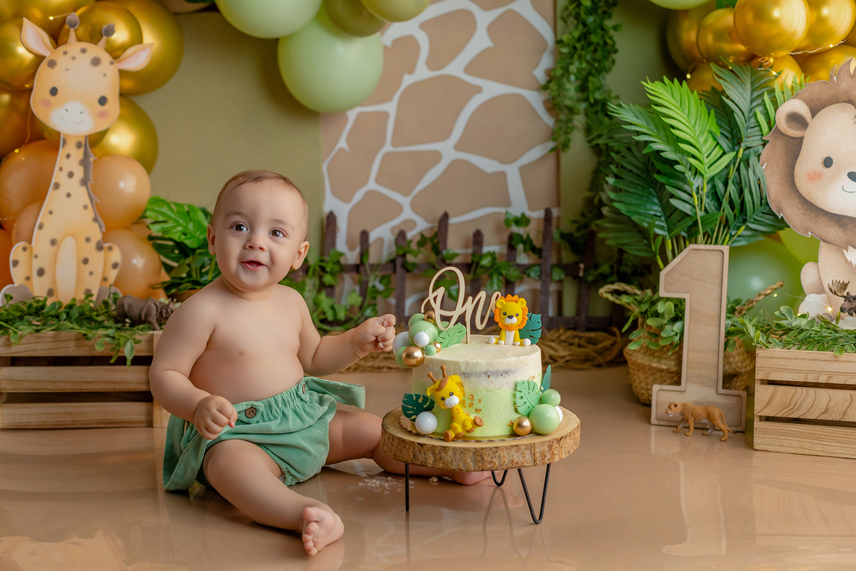 acompanhamento_smash_safari_smash_the_cake_safari_ensaio_bebe_safari_fotografia_infantil_tema_safari_bebe_animais_selva_primeiro_aniversario_smash_estudio_fotografico_luz_estudio_bebe_feliz_criancas_felizes_expressao_espontanea_momentos_unicos_amor_famili