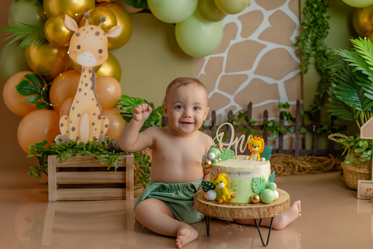 acompanhamento_smash_safari_smash_the_cake_safari_ensaio_bebe_safari_fotografia_infantil_tema_safari_bebe_animais_selva_primeiro_aniversario_smash_estudio_fotografico_luz_estudio_bebe_feliz_criancas_felizes_expressao_espontanea_momentos_unicos_amor_famili