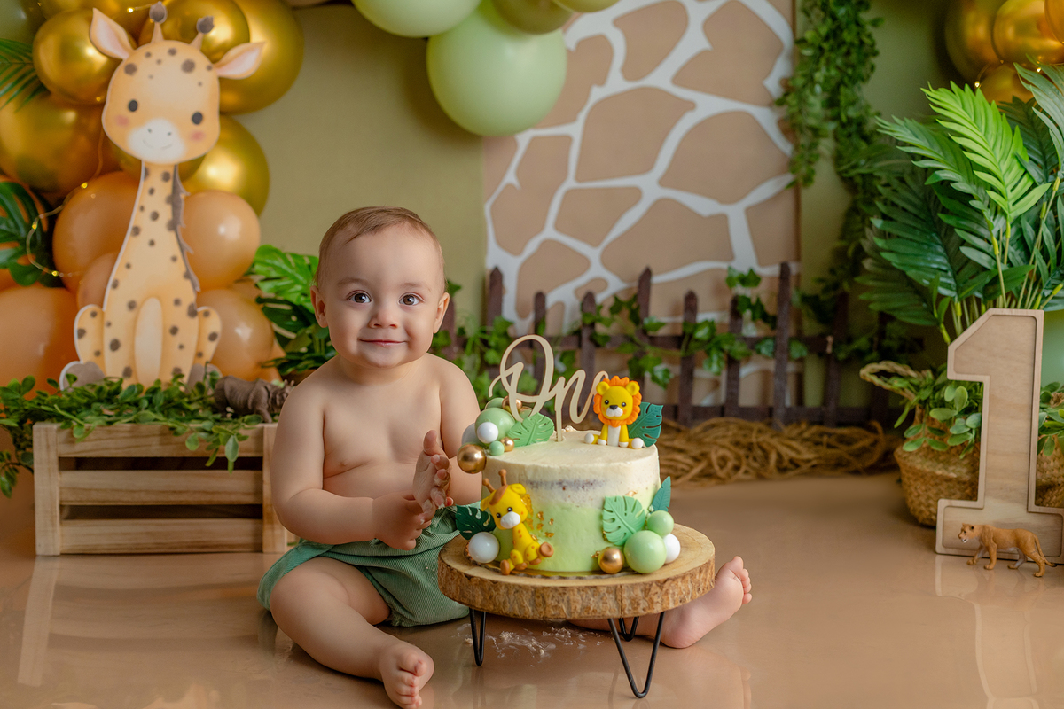 acompanhamento_smash_safari_smash_the_cake_safari_ensaio_bebe_safari_fotografia_infantil_tema_safari_bebe_animais_selva_primeiro_aniversario_smash_estudio_fotografico_luz_estudio_bebe_feliz_criancas_felizes_expressao_espontanea_momentos_unicos_amor_famili