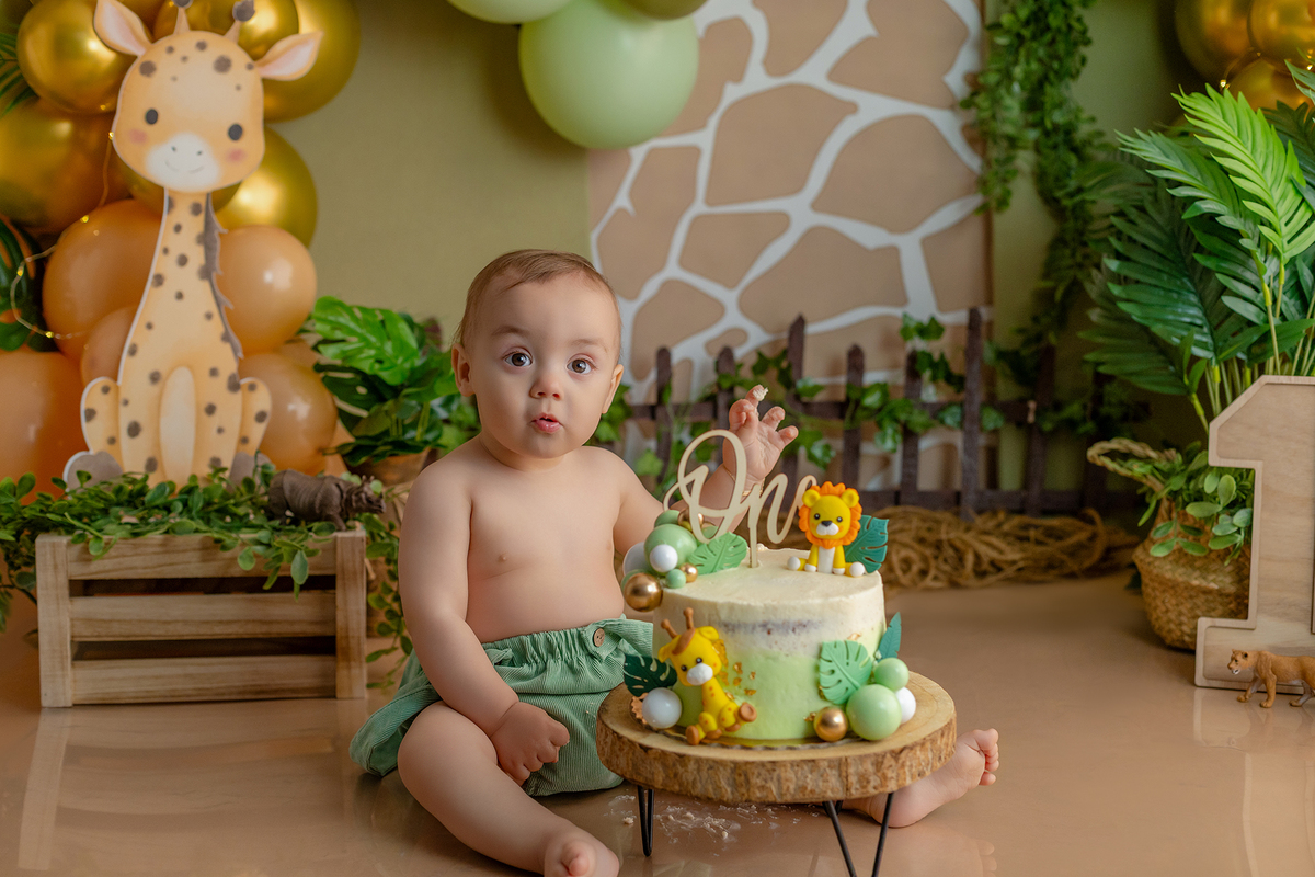 acompanhamento_smash_safari_smash_the_cake_safari_ensaio_bebe_safari_fotografia_infantil_tema_safari_bebe_animais_selva_primeiro_aniversario_smash_estudio_fotografico_luz_estudio_bebe_feliz_criancas_felizes_expressao_espontanea_momentos_unicos_amor_famili