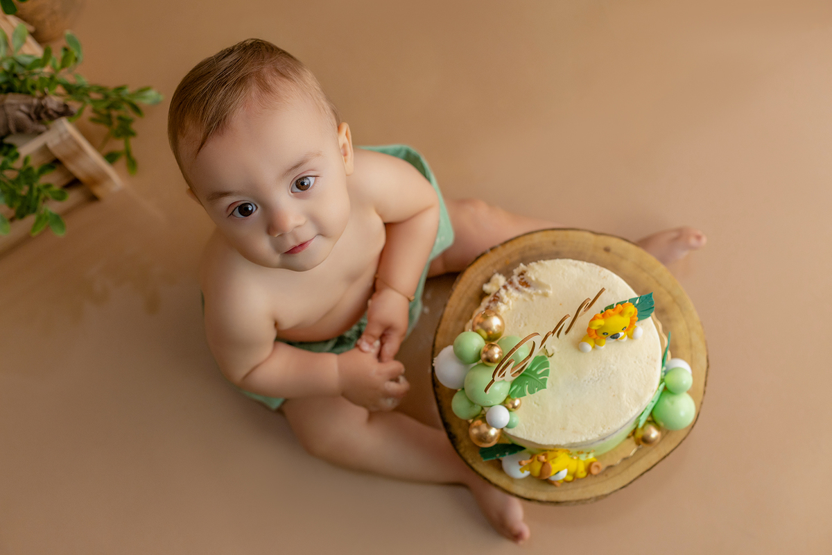 acompanhamento_smash_safari_smash_the_cake_safari_ensaio_bebe_safari_fotografia_infantil_tema_safari_bebe_animais_selva_primeiro_aniversario_smash_estudio_fotografico_luz_estudio_bebe_feliz_criancas_felizes_expressao_espontanea_momentos_unicos_amor_famili
