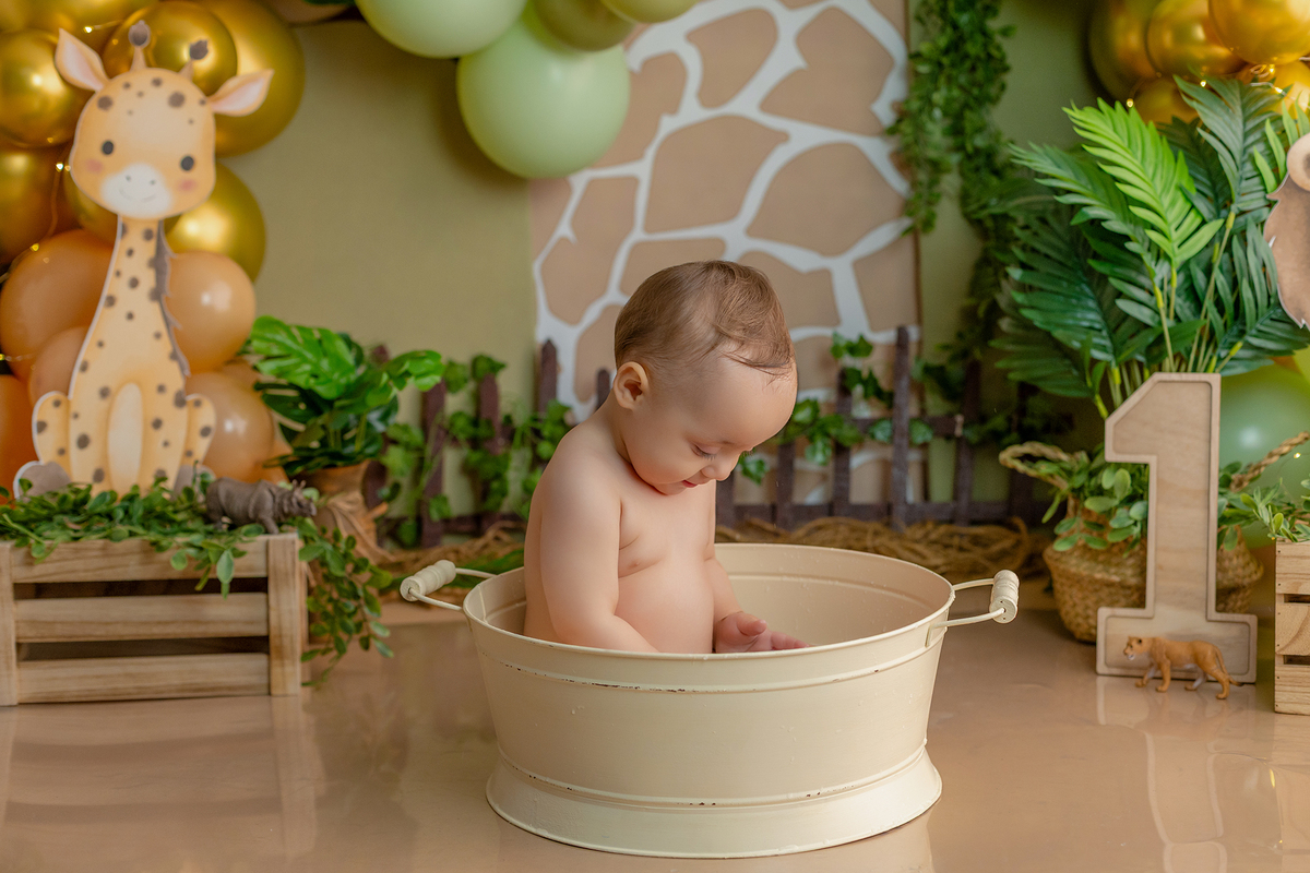 acompanhamento_smash_safari_smash_the_cake_safari_ensaio_bebe_safari_fotografia_infantil_tema_safari_bebe_animais_selva_primeiro_aniversario_smash_estudio_fotografico_luz_estudio_bebe_feliz_criancas_felizes_expressao_espontanea_momentos_unicos_amor_famili