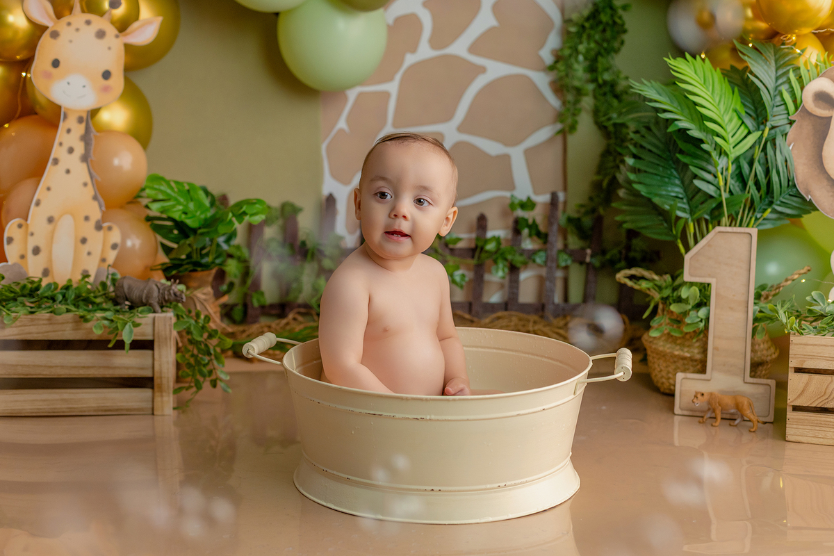 acompanhamento_smash_safari_smash_the_cake_safari_ensaio_bebe_safari_fotografia_infantil_tema_safari_bebe_animais_selva_primeiro_aniversario_smash_estudio_fotografico_luz_estudio_bebe_feliz_criancas_felizes_expressao_espontanea_momentos_unicos_amor_famili